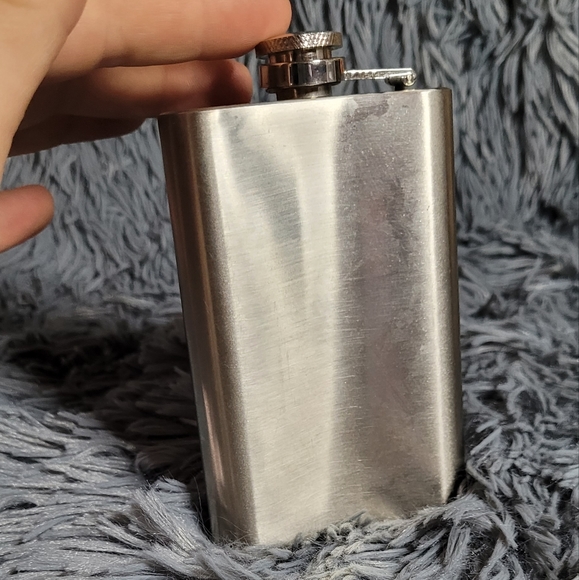 Hairstylist flask - Picture 3 of 3